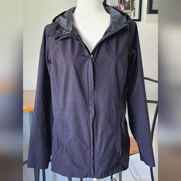 Barely Worn- 32 DEGREES -"COOL"  Black Softshell Hooded Windbreaker Jacket, Med. - Picture 1 of 4